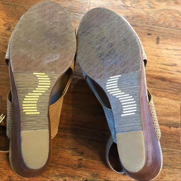 Reba by Reba McEntire Tan Peep Toe Anny Sandals 10 - Picture 13 of 15